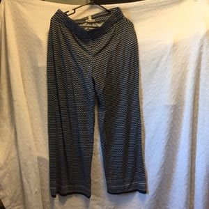 Women’s size Large Patterned stretchy pants